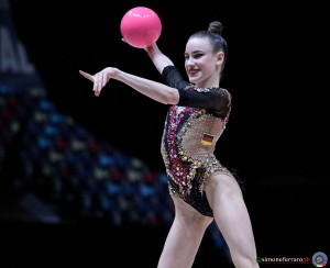 ball f varfolomeev darja ger ph simone ferraro sfa06814 copia